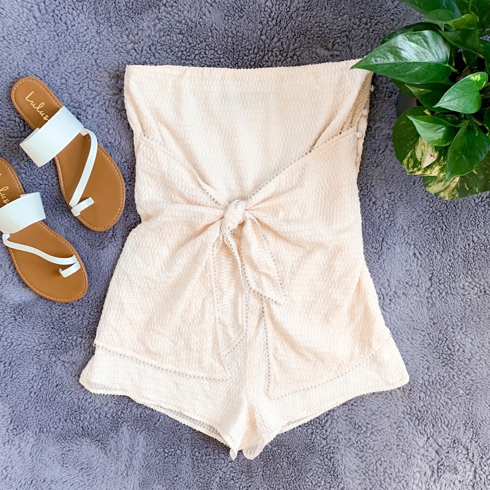 NWOT House of Harlow 1960 x REVOLVE Strapless Ivory/White Ingrid Romper